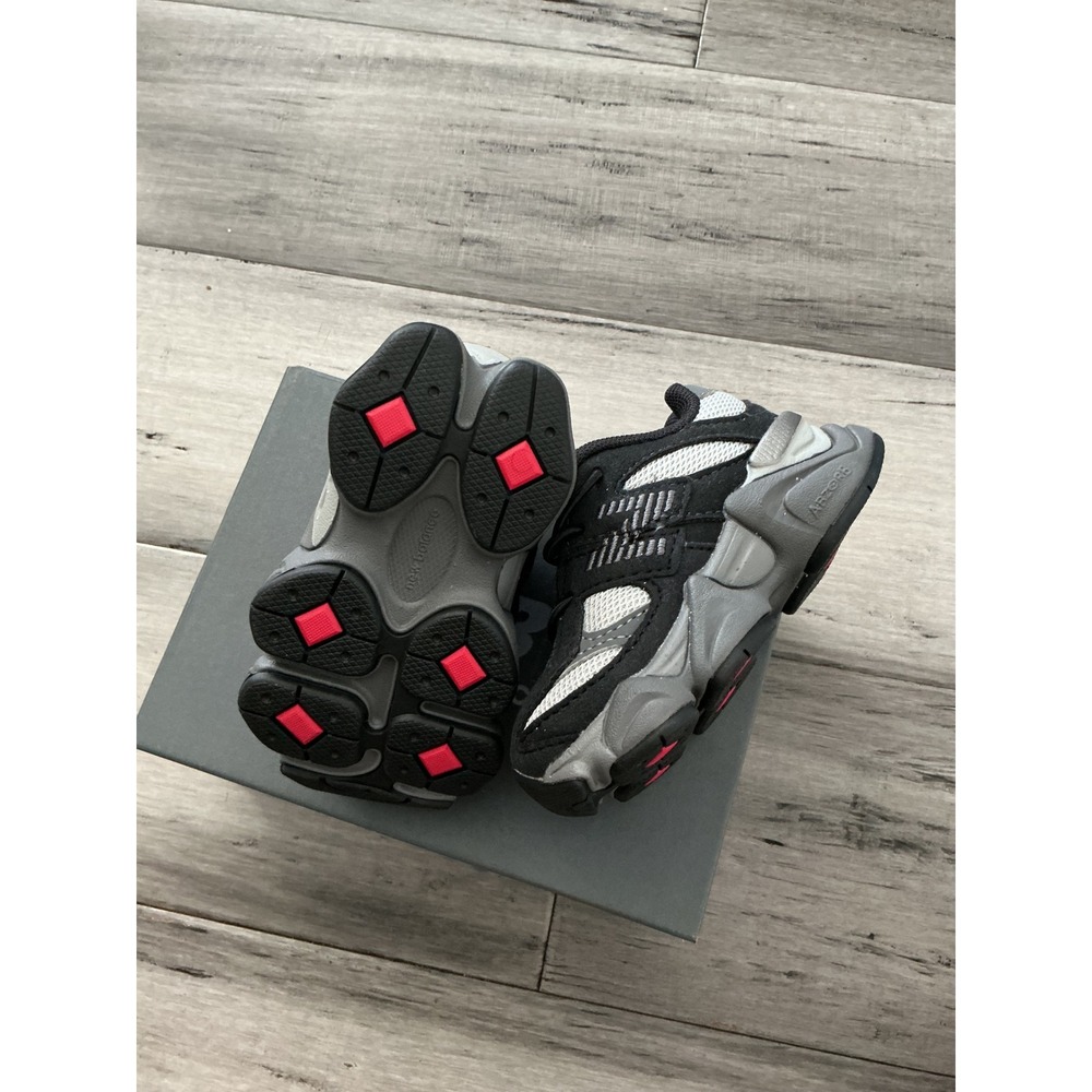 New Balance 9060 Black Grey Red Infant Toddler Sneakers IV9060BK Size 4 Kids - Picture 4 of 6